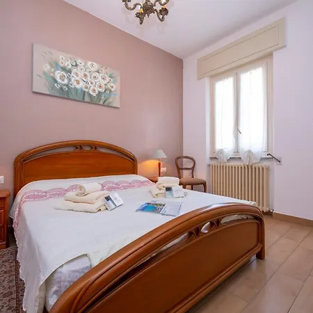 Διαμέρισμα Residenza La Terrazza Di Dante: 2Br Apartment With Sunny Terrace - Happy Rentals *