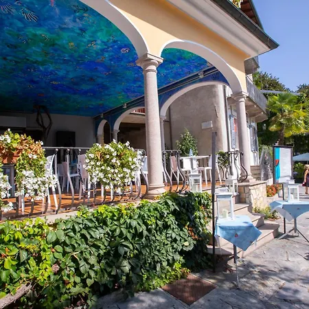 Residenza La Terrazza Di Dante: 2Br Apartment With Sunny Terrace - Happy Rentals Διαμέρισμα Στρέσα