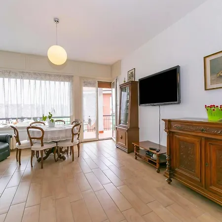 Διαμέρισμα Residenza La Terrazza Di Dante: 2Br Apartment With Sunny Terrace - Happy Rentals