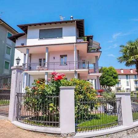Residenza La Terrazza Di Dante: 2Br Apartment With Sunny Terrace - Happy Rentals Διαμέρισμα